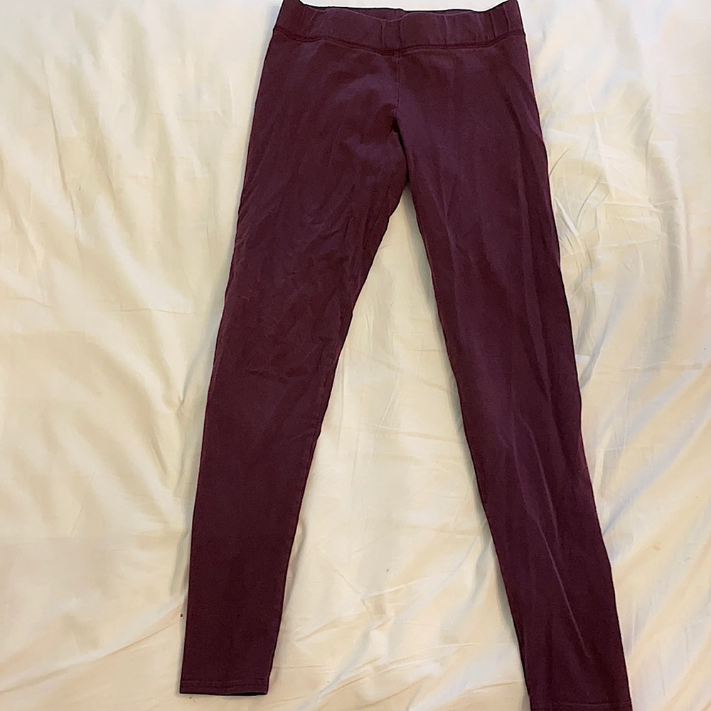 AERIE: “Chill, Play, Move” leggings